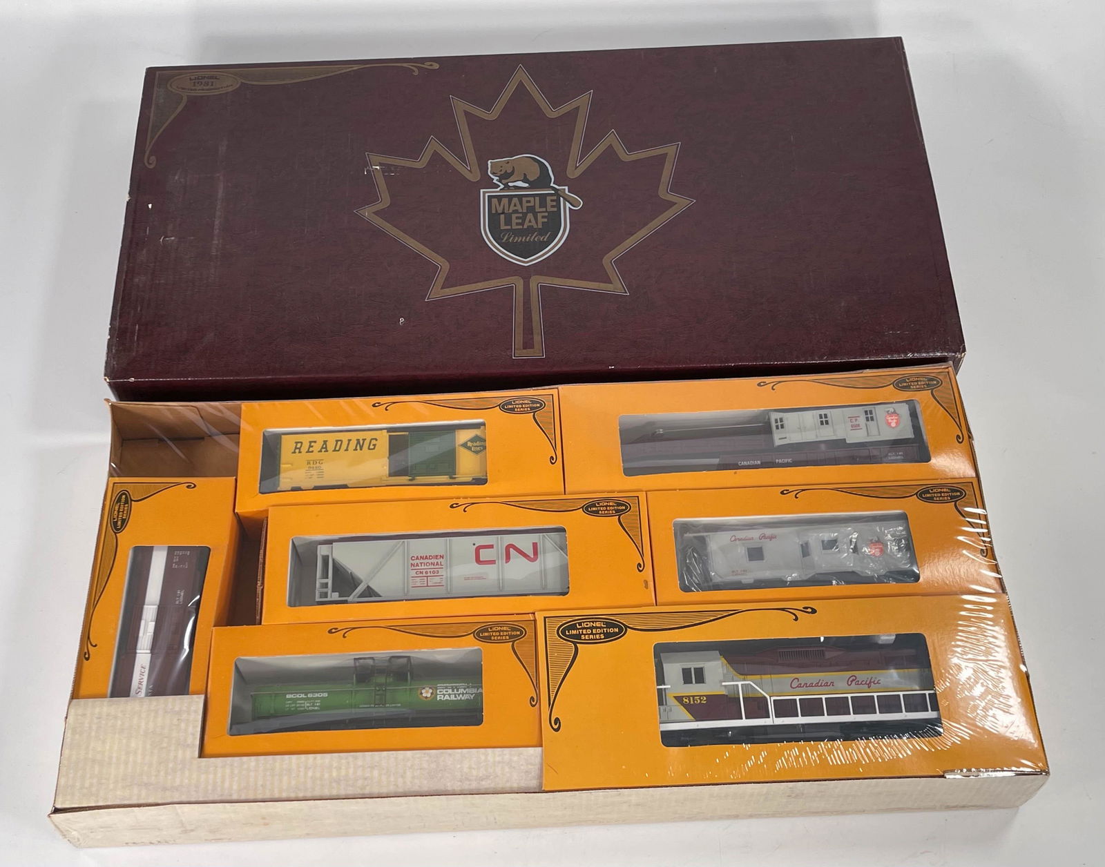 MPC Lionel O Gauge Maple Leaf Limited Set in Original (1 of 6)