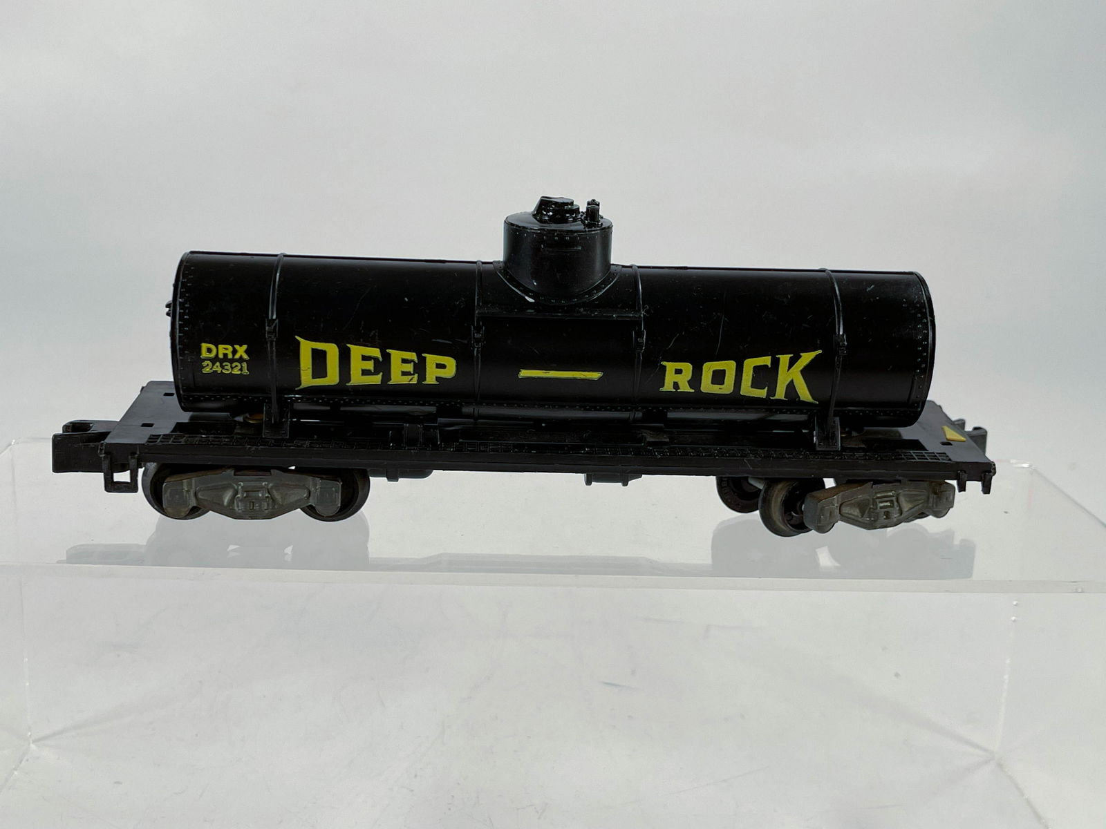 American Flyer S Gauge by Gilbert Deep Rock Black Tank (1 of 6)
