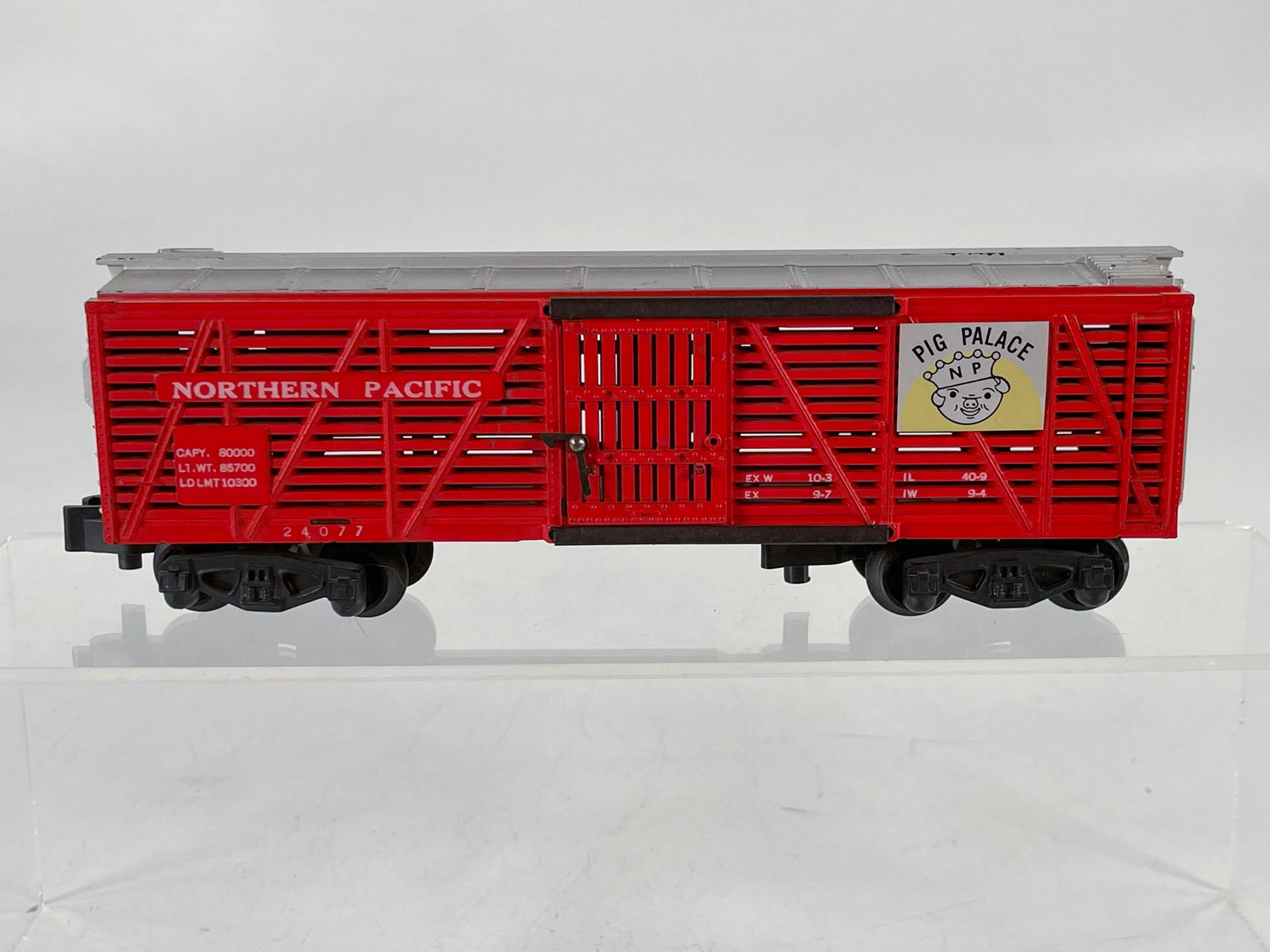 American Flyer S Gauge by Gilbert Northern Pacific Pig: American Flyer S Gauge by Gilbert Northern Pacific Pig Palace Cattle Car #24077, in C7.