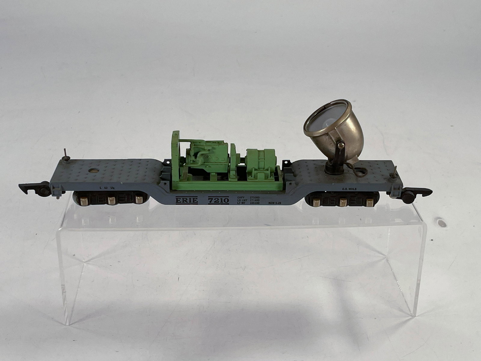 American Flyer S Gauge by Gilbert Erie Searchlight Car: American Flyer S Gauge by Gilbert Erie Searchlight Car Early Version with Chrome Light and Diecast Generator #646, in C7.