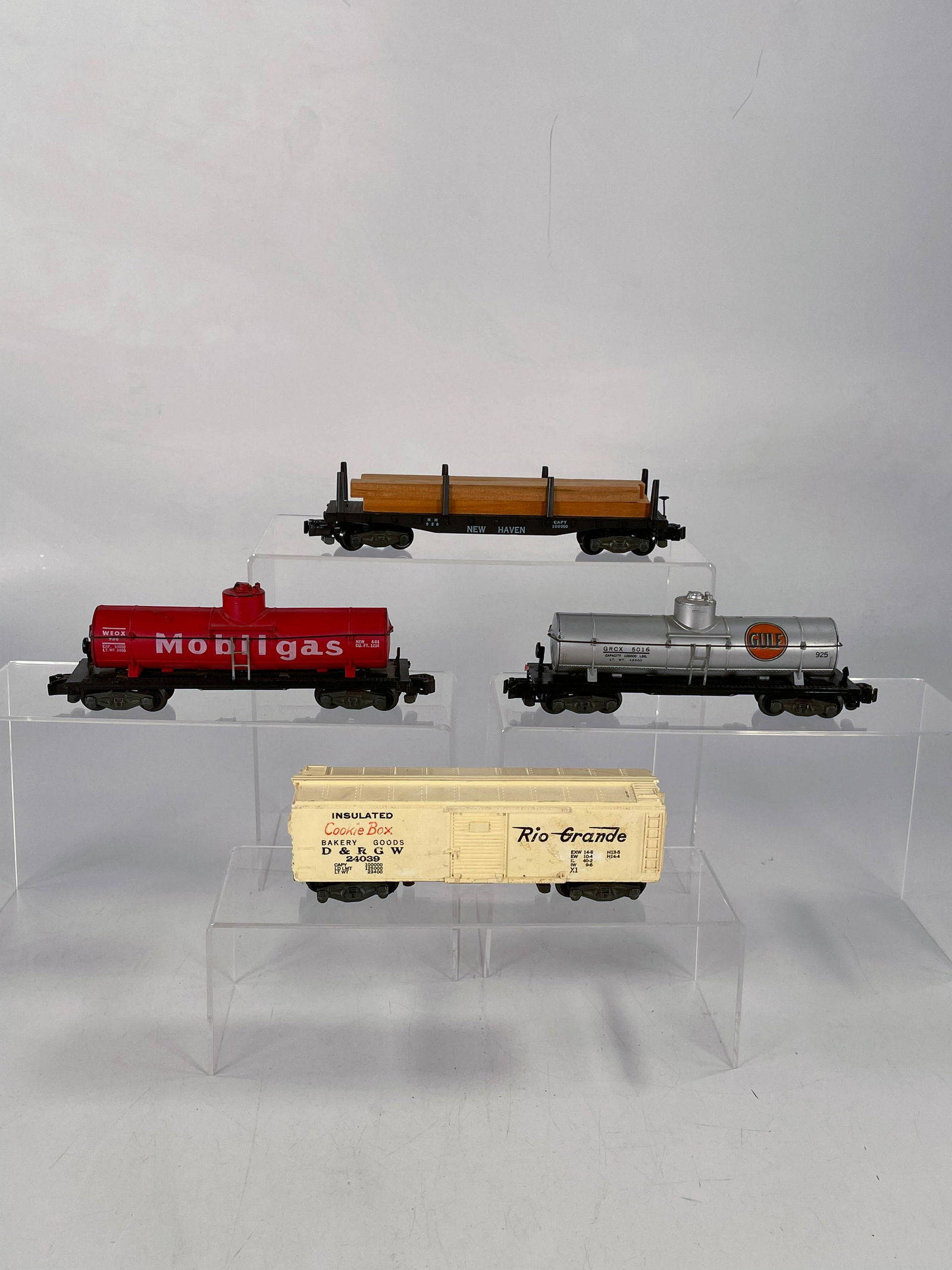 American Flyer S Gauge by Gilbert Assorted Freight (1 of 12)