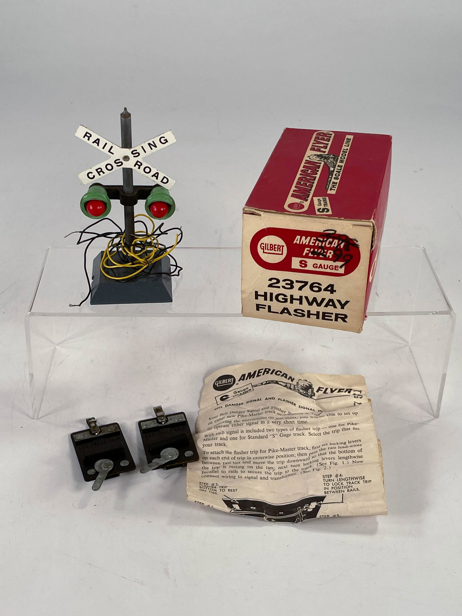American Flyer S Gauge by Gilbert #23764 Highway: American Flyer S Gauge by Gilbert #23764 Highway Flasher in Original Box, complete with instructions