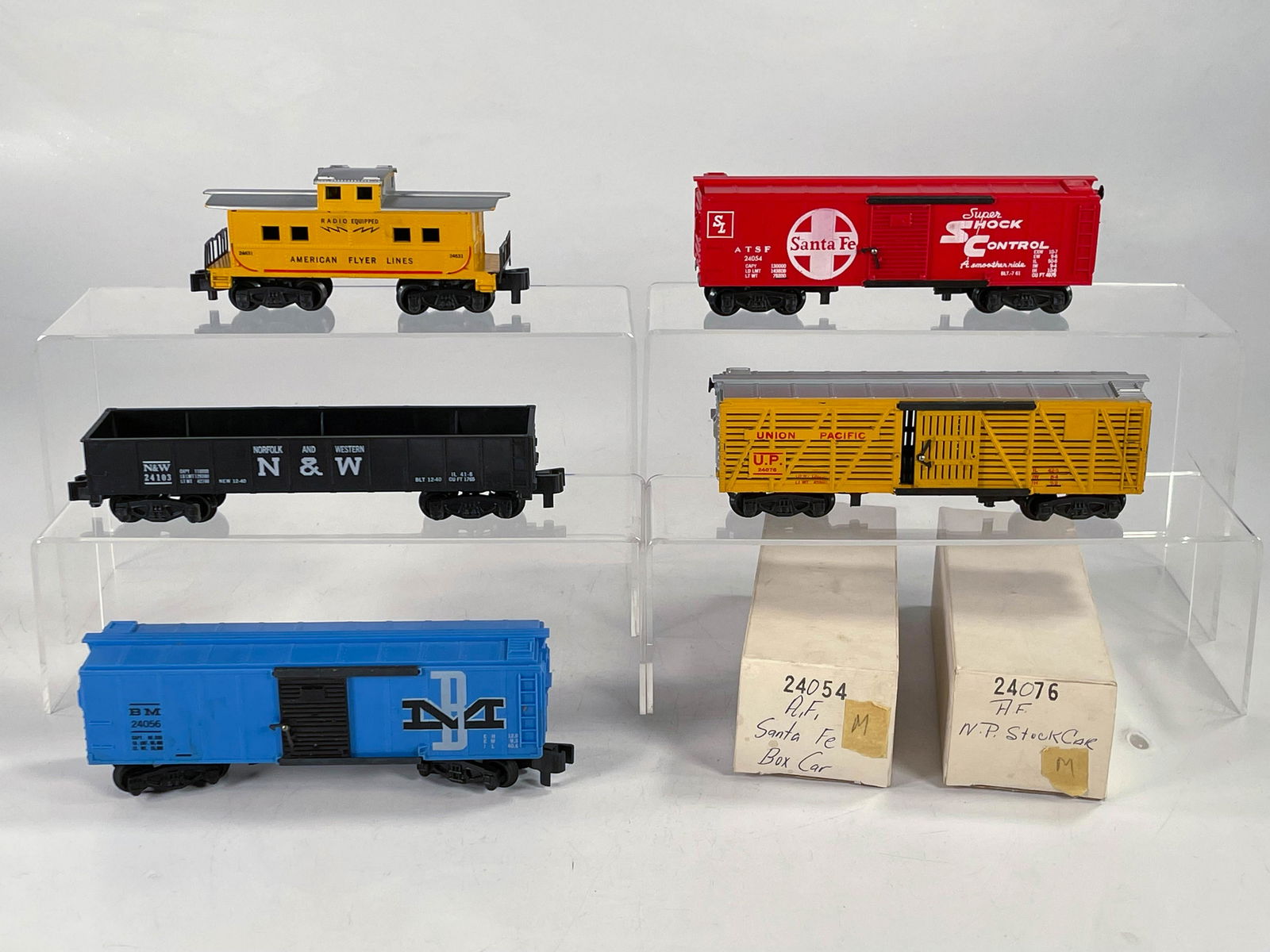 American Flyer S Gauge by Gilbert assorted freight cars (1 of 10)