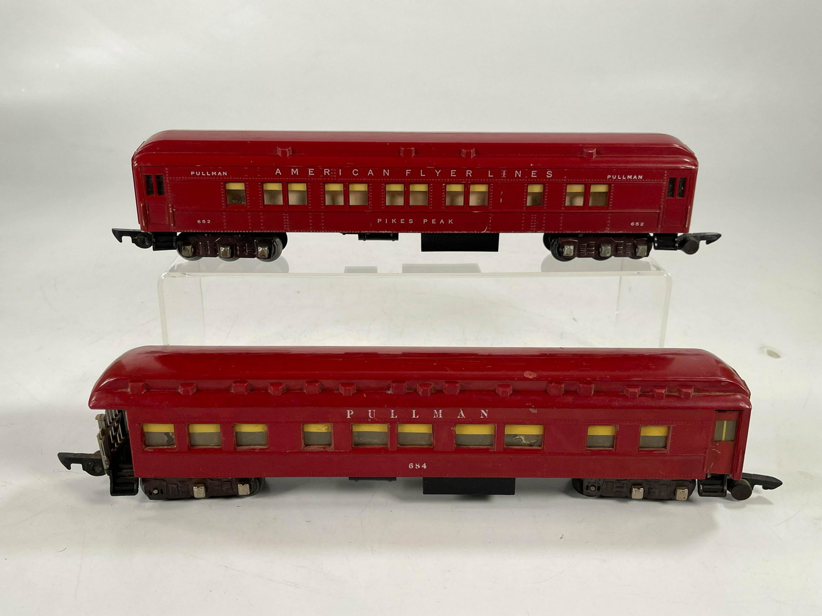American Flyer S Gauge by Gilbert Painted Red: American Flyer S Gauge by GilbertPainted Red Heavyweight Passenger Car #652 Pike's Peak and Painted Red Heavyweight Passenger Car #654, both cars in C7, although observation fencing has been replaced 