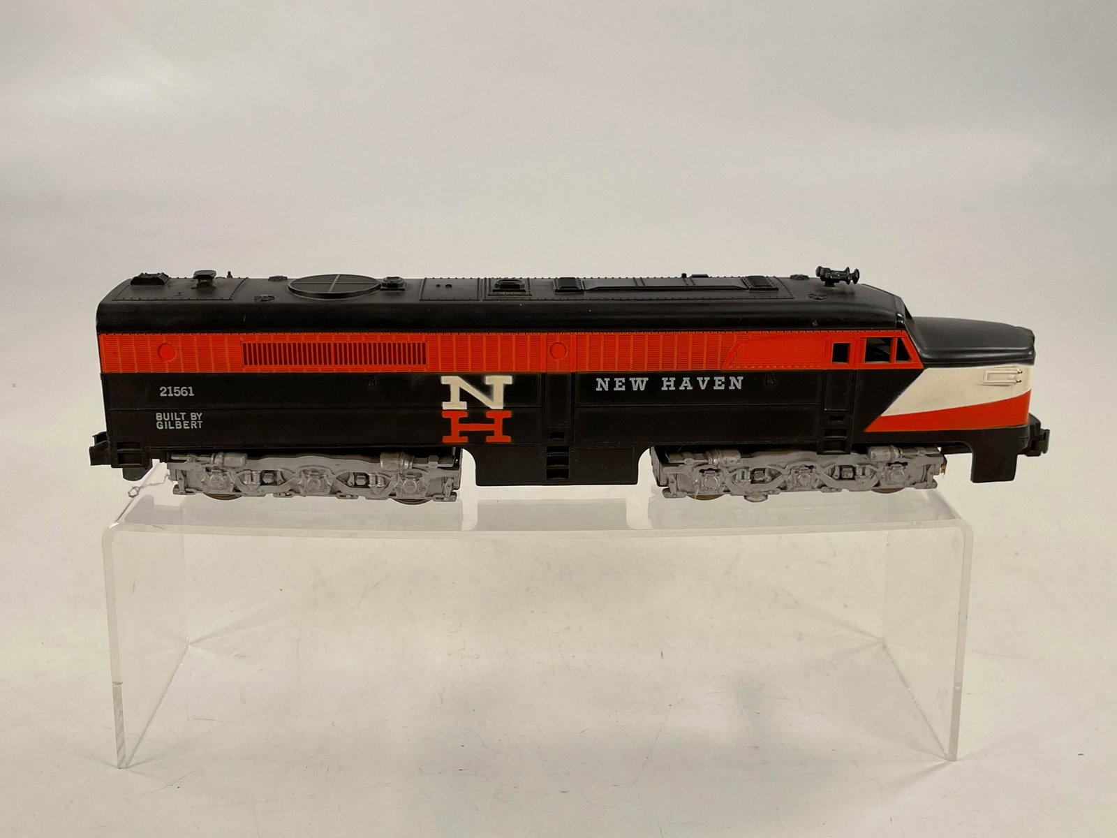 American Flyer S Gauge by Gilbert #21561 New Haven: American Flyer S Gauge by Gilbert #21561 New Haven Powered Alco, in C7 plus although missing horn.