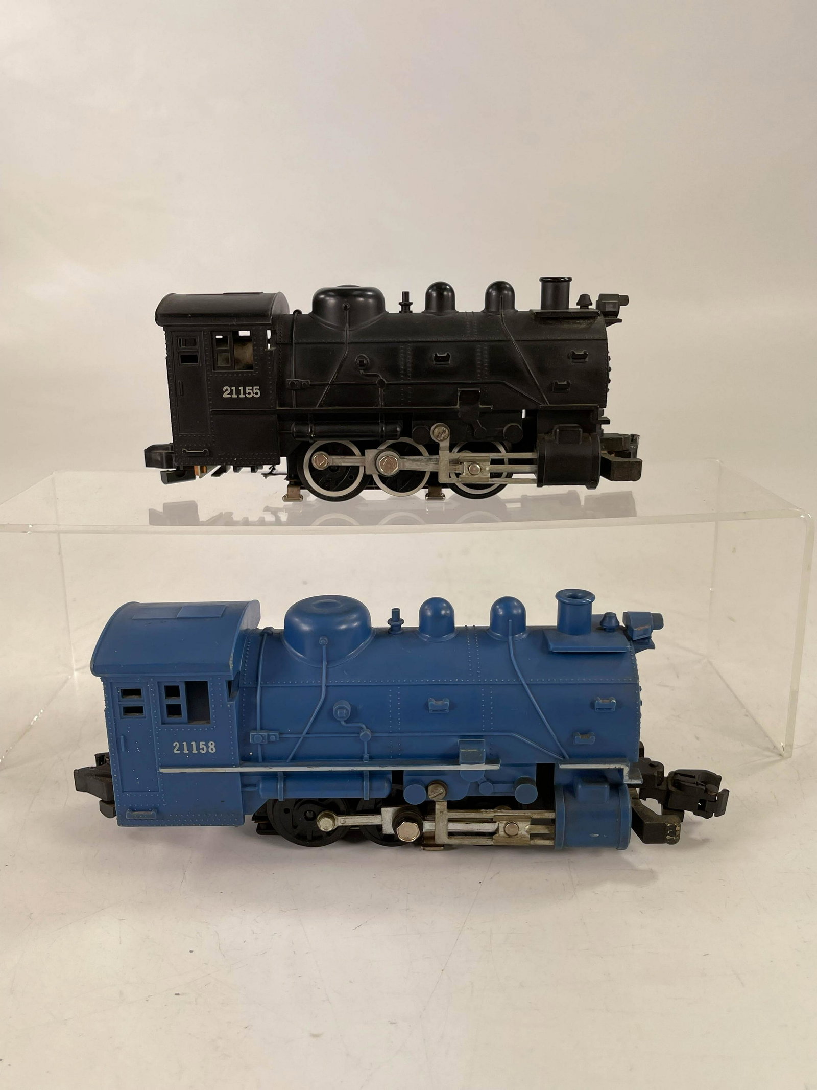 American Flyer S Gauge by Gilbert #21155 (Black color): American Flyer S Gauge by Gilbert #21155 (Black color) and #21158 (blue color) Dockside Switchers, each in C7.