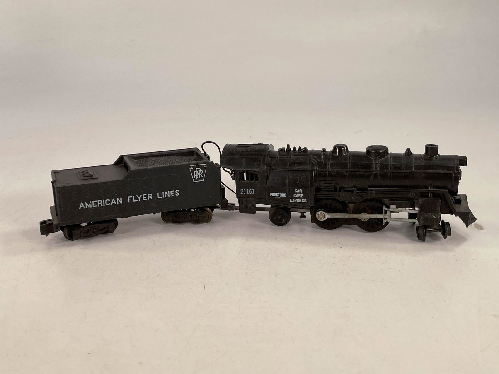 American Flyer S Gauge by Gilbert #21161 PRR locomotive: American Flyer S Gauge by Gilbert #21161 PRR locomotive and tender, in overall C6.