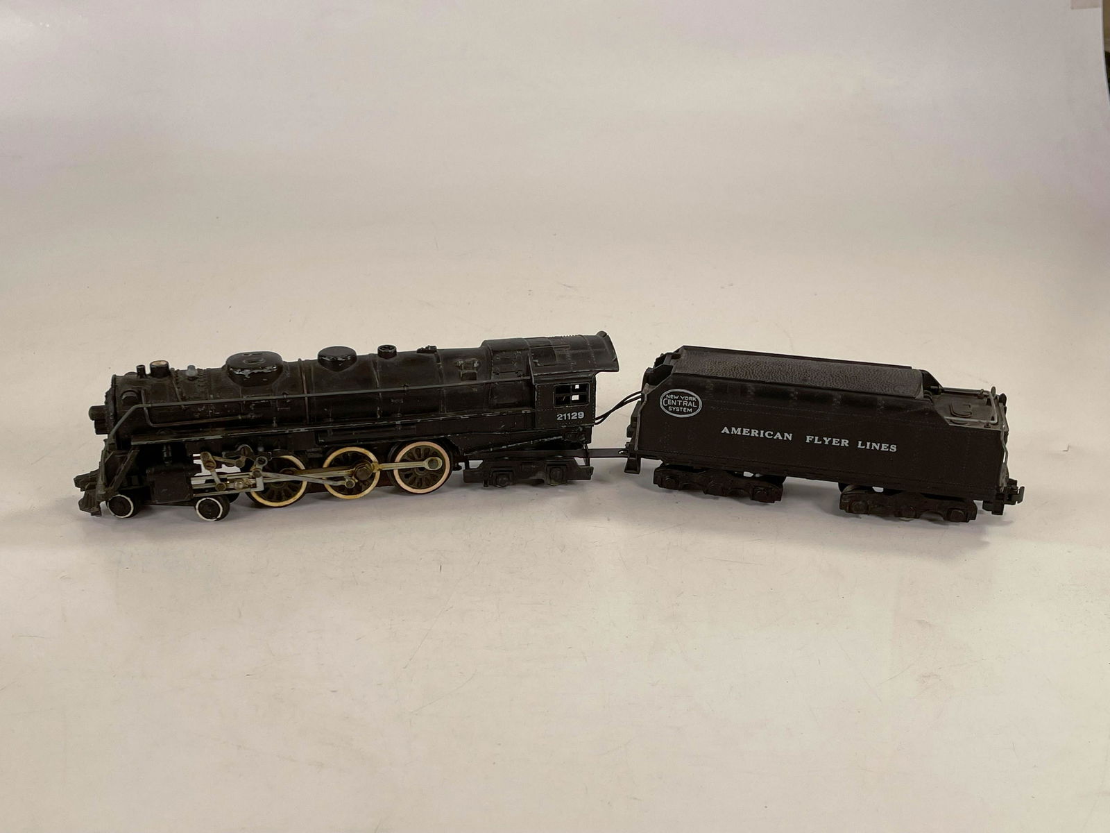 American Flyer S Gauge by Gilbert #21129 NYC locomotive (1 of 6)
