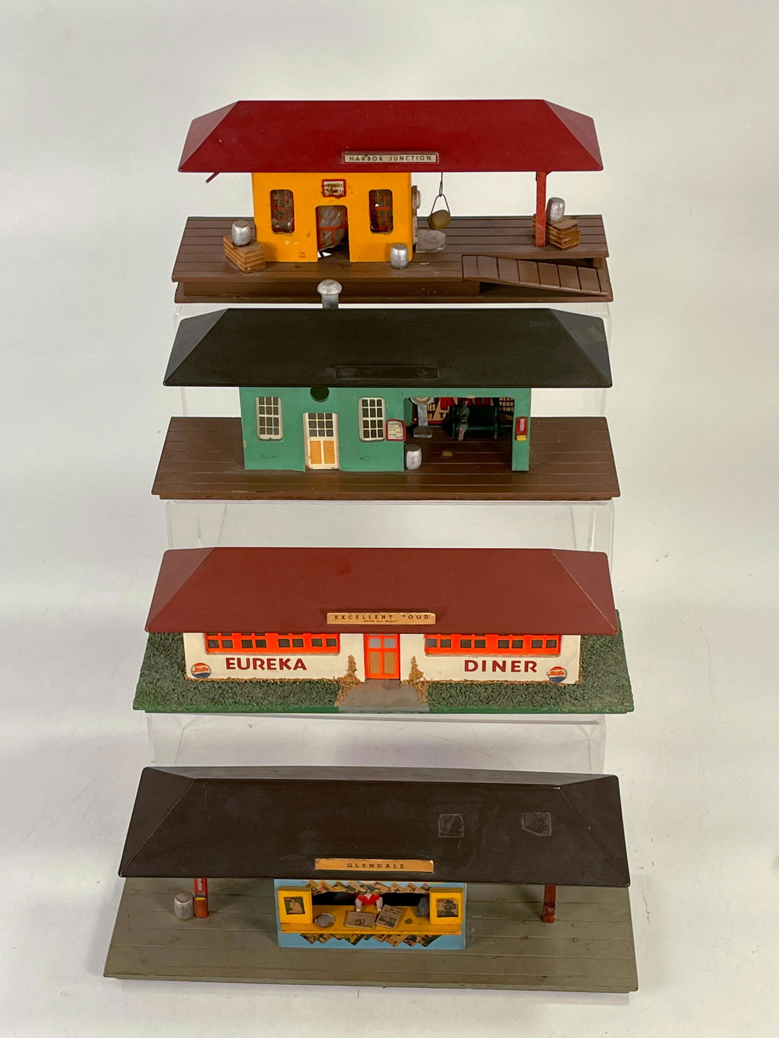 American Flyer S Gauge by Gilbert small station houses (1 of 16)