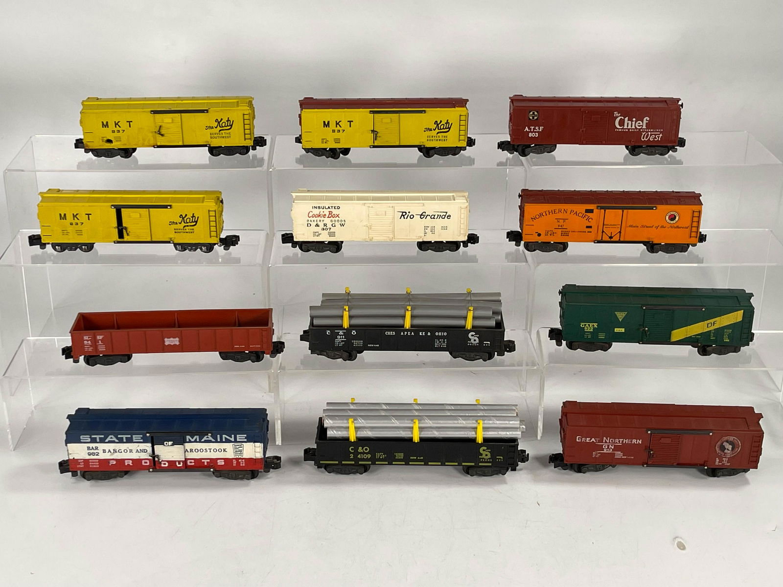 American Flyer S Gauge by Gilbert Assorted Freight (1 of 3)