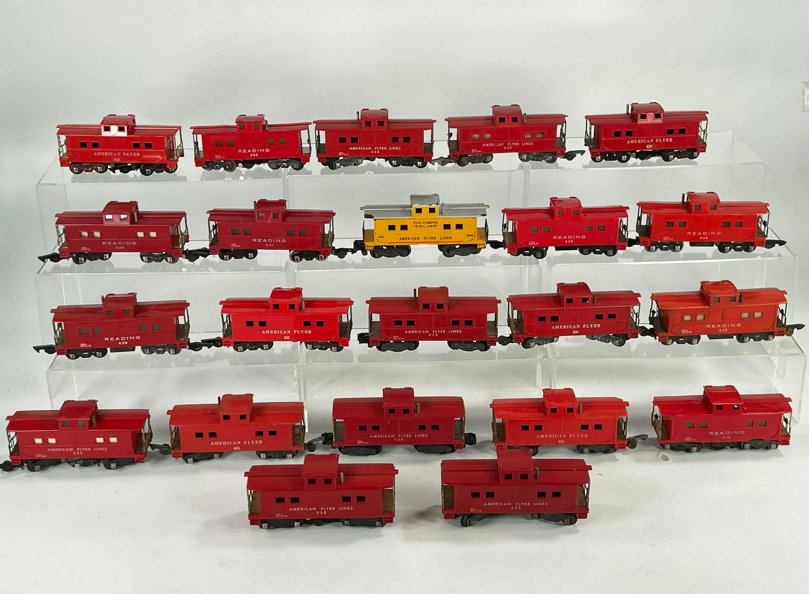 American Flyer S Gauge by Gilbert Assorted Red (1 of 6)