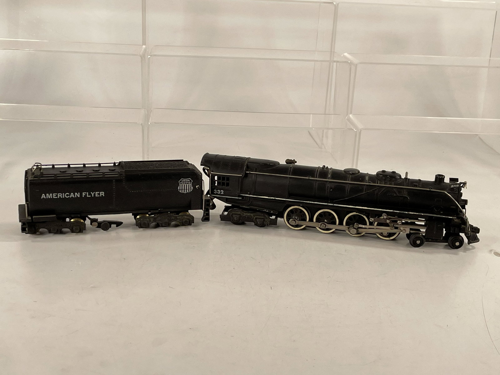 American Flyer S Gauge by Gilbert #332 Union Pacific: American Flyer S Gauge by Gilbert #332 Union Pacific Locomotive and Tender, in C6.