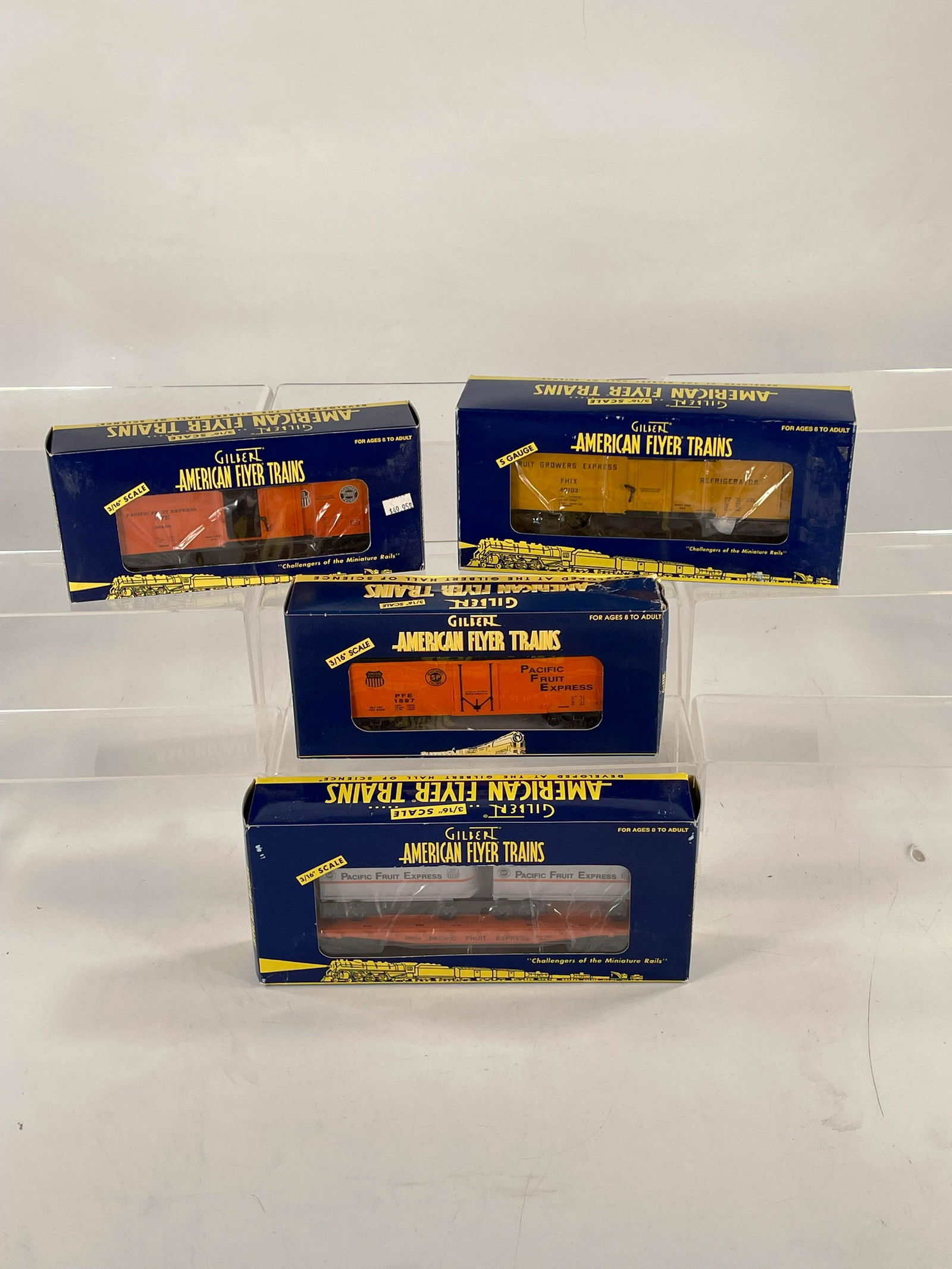 American Flyer S Gauge by Lionel Assorted Reefers/Piggy (1 of 9)