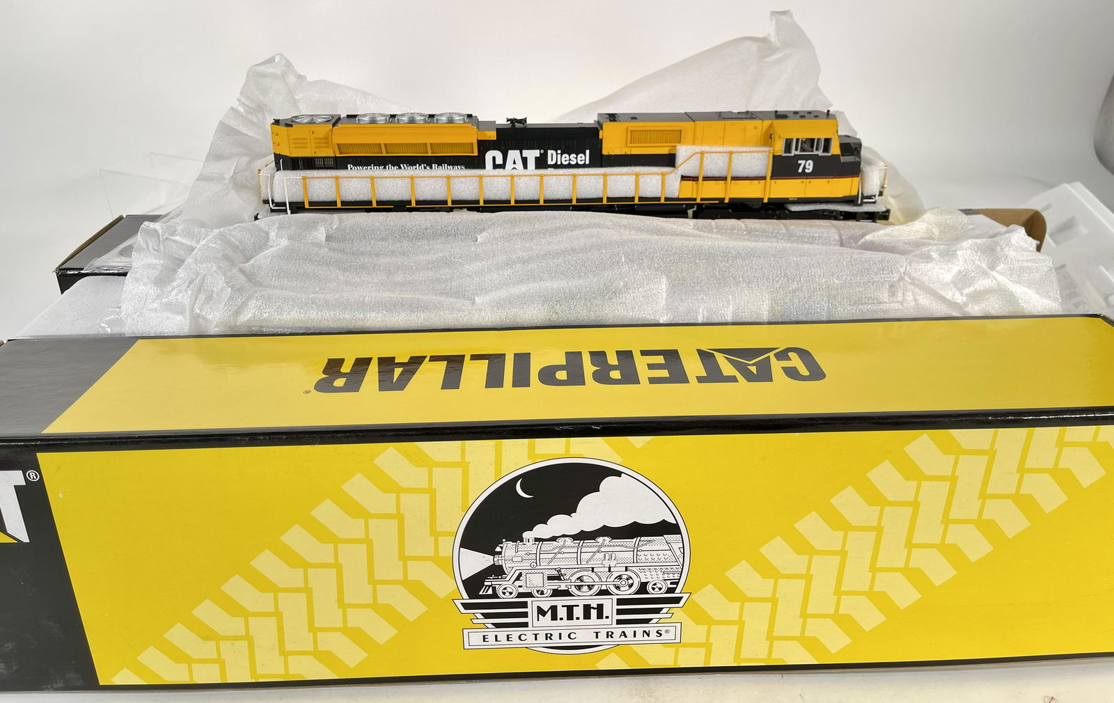 MTH O Gauge Caterpillar SD 90 MAC Diesel Engine (both (1 of 5)