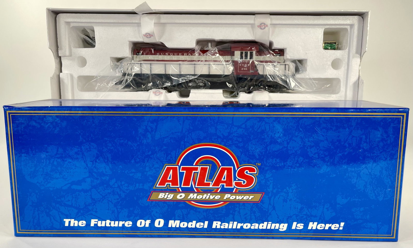 Atlas O Gauge Susquehanna Alco RS-1 Diesel Locomotive,: Atlas O Gauge Susquehanna Alco RS-1 Diesel Locomotive, in Original Box, and in C10 factory new.
