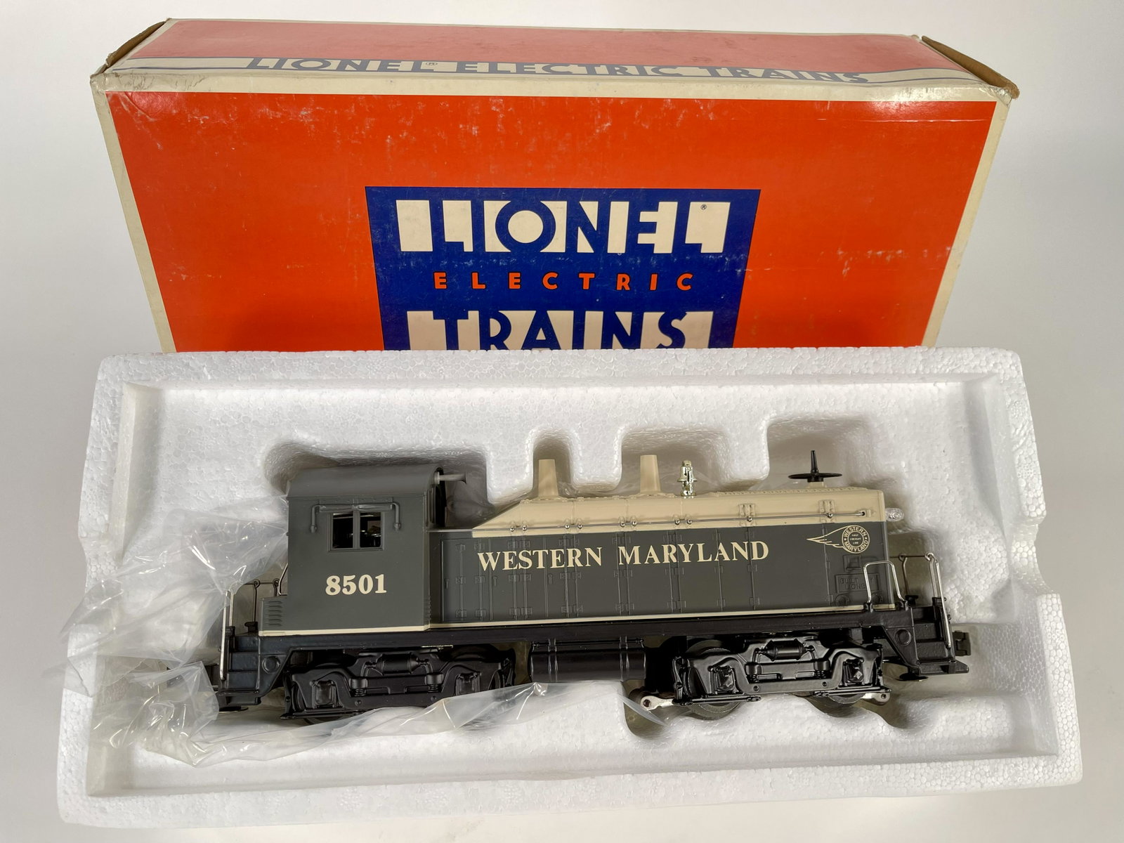 Lionel O Gauge Western Maryland NW-2 Diesel Switcher: Lionel O Gauge Western Maryland NW-2 Diesel Switcher #6-185O1 in Original Box, in C10 factory new and original box.