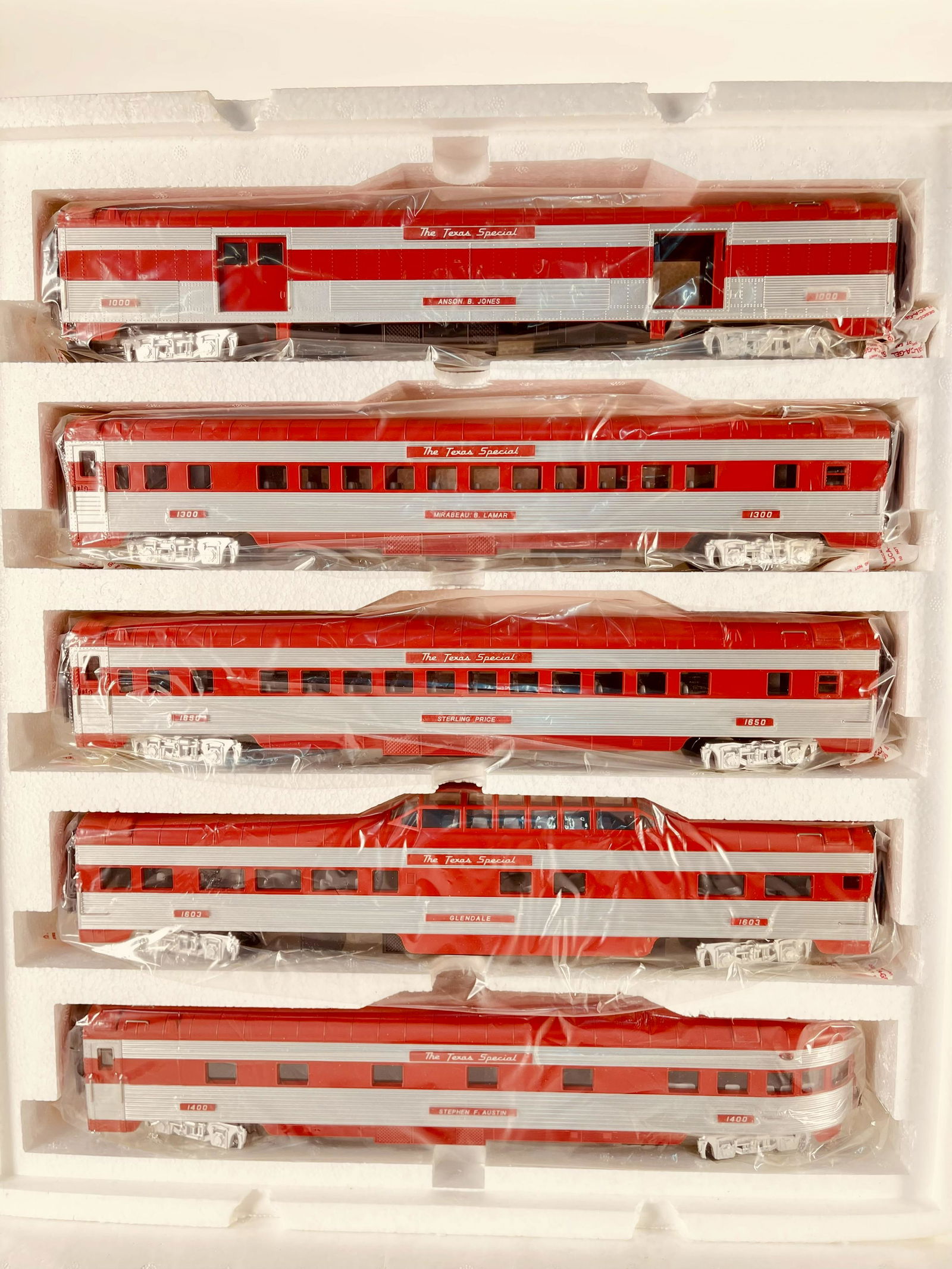 MTH O Gauge Texas Special Five (5) Car Passenger Set (1 of 1)