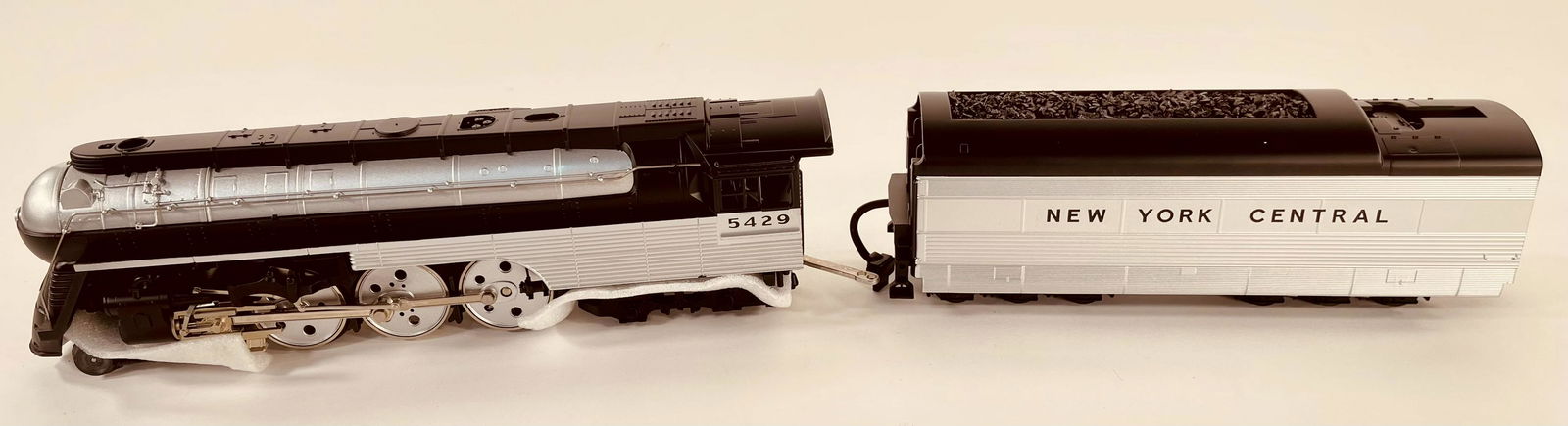 MTH O Gauge New York Central Empire State Locomotive (1 of 1)