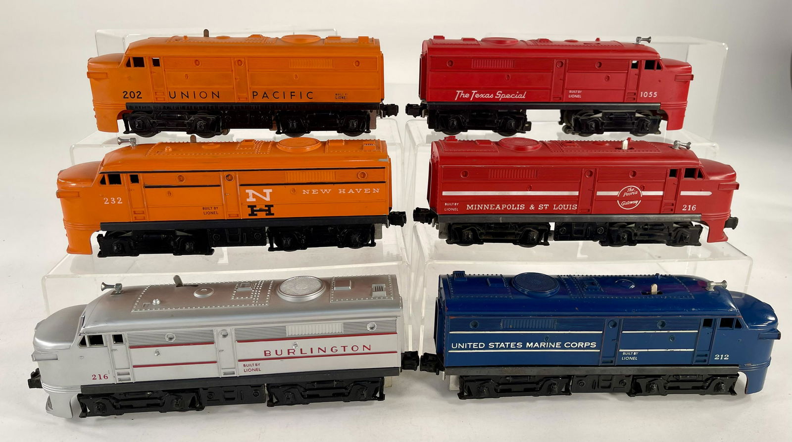 Lionel Postwar Six Assorted Alcos Units (1 of 13)