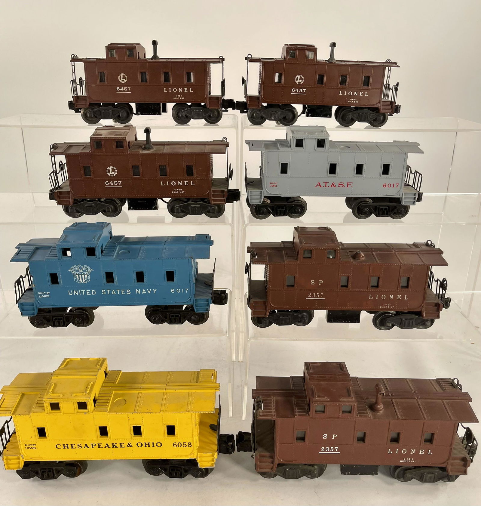Lionel Postwar Eight (8) Assorted Cabooses (1 of 9)
