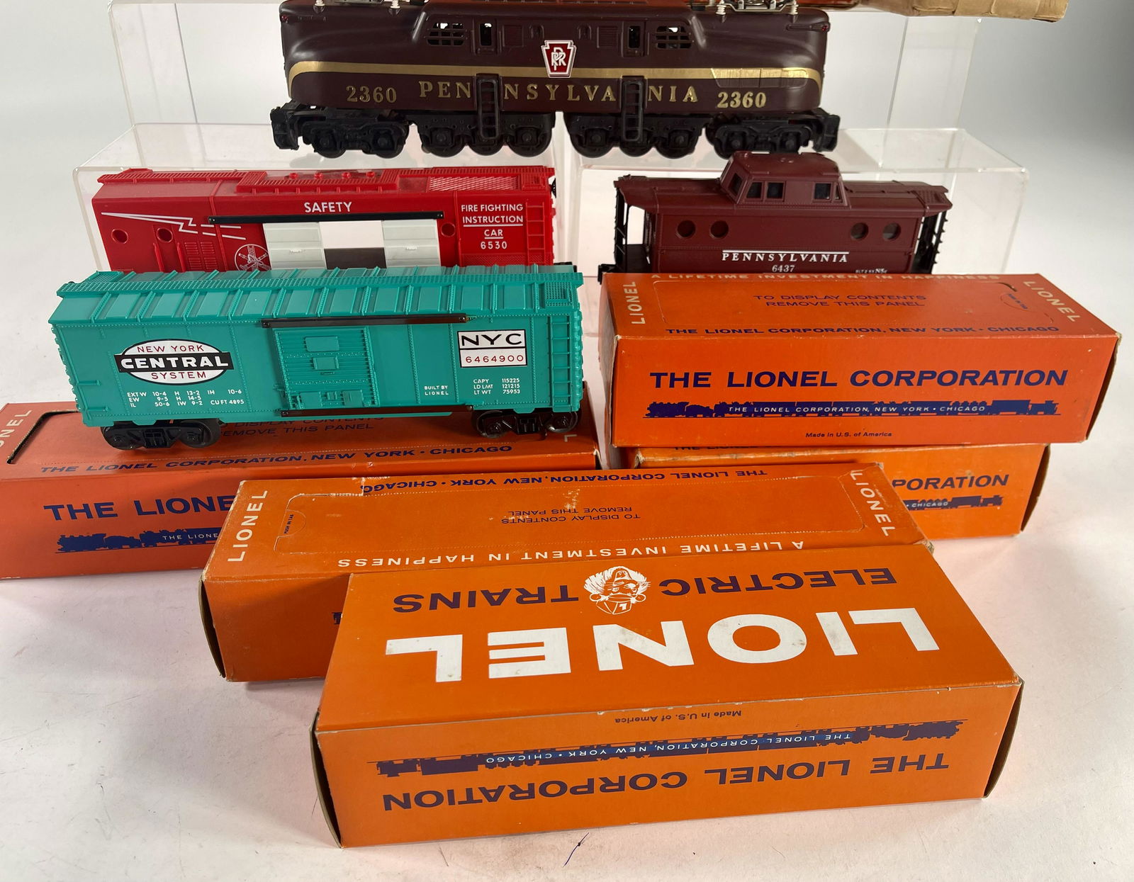 Lionel Postwar 2575 7-Car Dynamo Electric GG1 Freight (1 of 10)