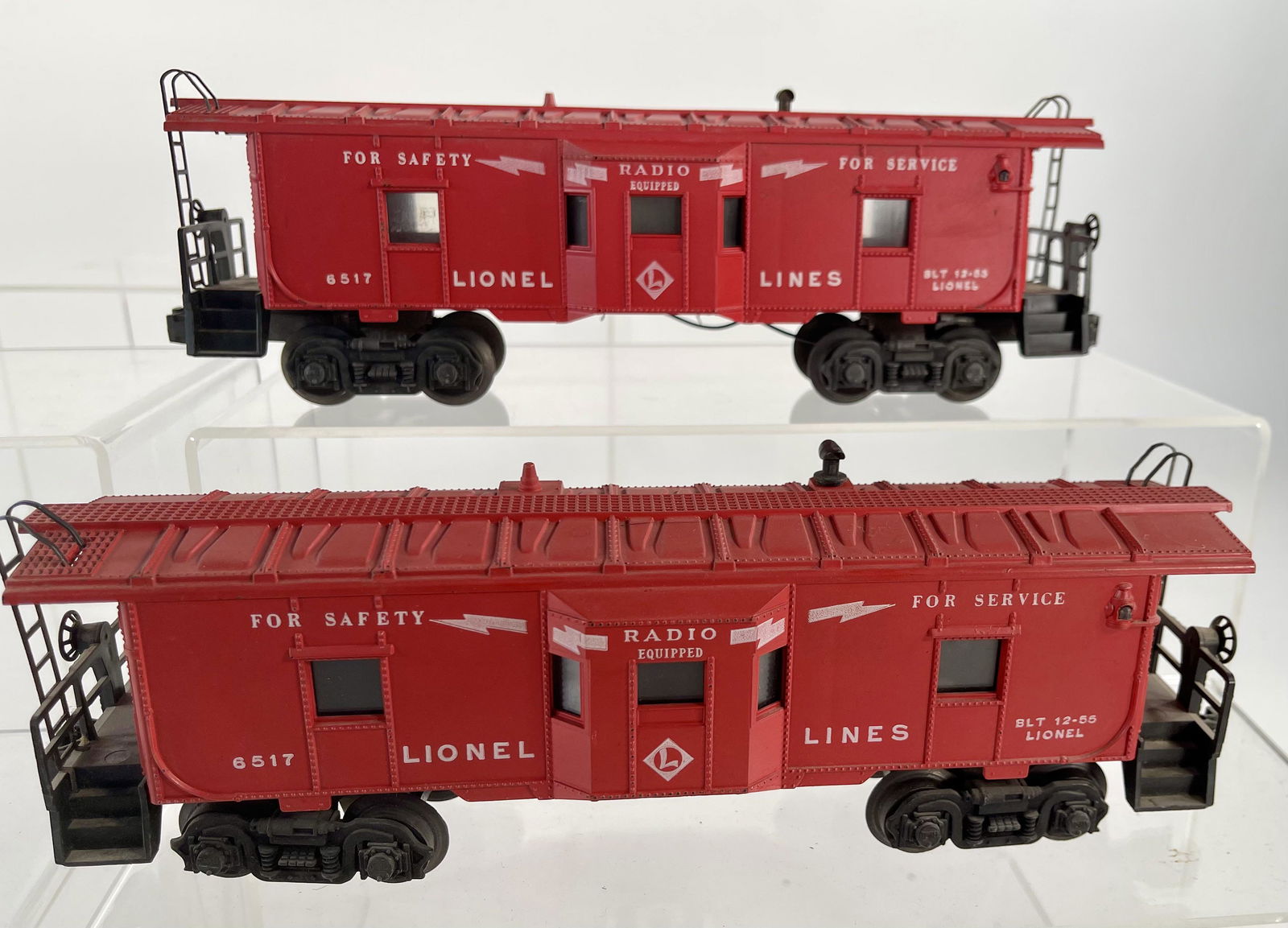 Lionel Postwar 6517 Bay Window Caboose and 6517 Bay (1 of 7)