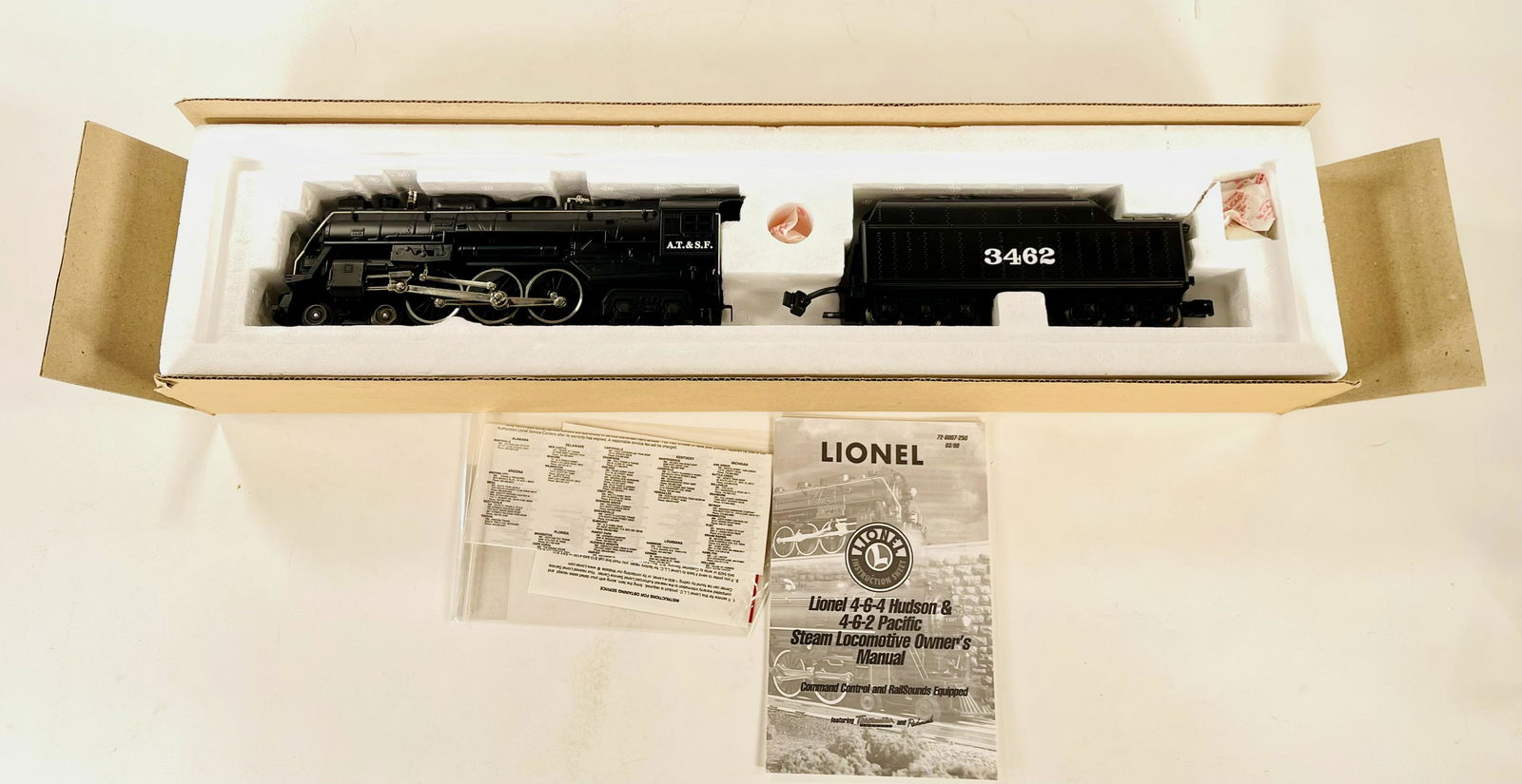 Lionel O Gauge 4-6-4 Hudson Steam Locomotive and (1 of 1)