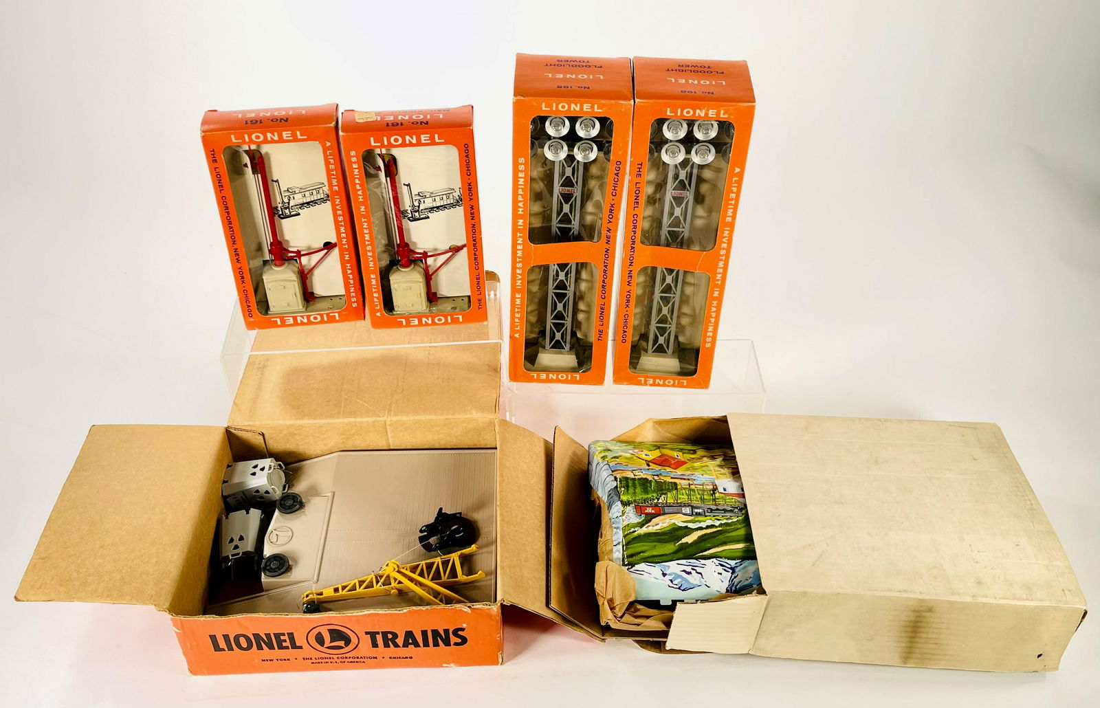 Lionel Postwar Accessories including 161 Mail Pickup (1 of 6)