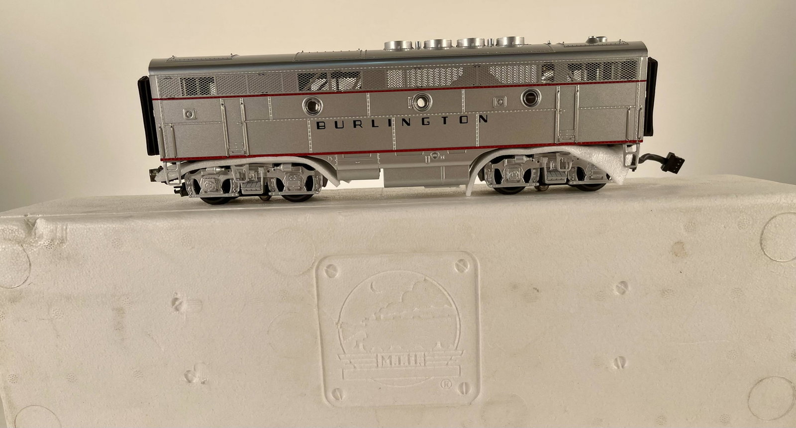 MTH O Gauge Burlington Powered B Unit, in Original: MTH O Gauge Burlington Powered B Unit, in Original Styrofoam Packing and in C10 factory new.