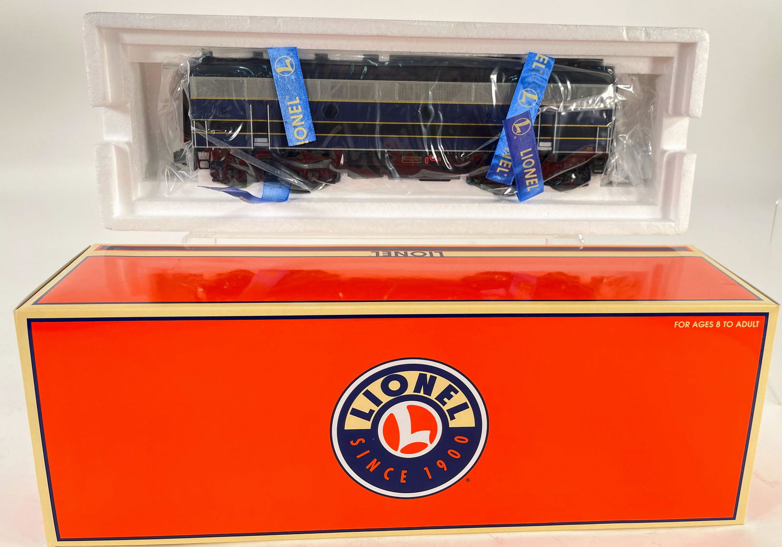 New Lionel O Gauge F3 B unit Baltimore and Ohio (1 of 3)