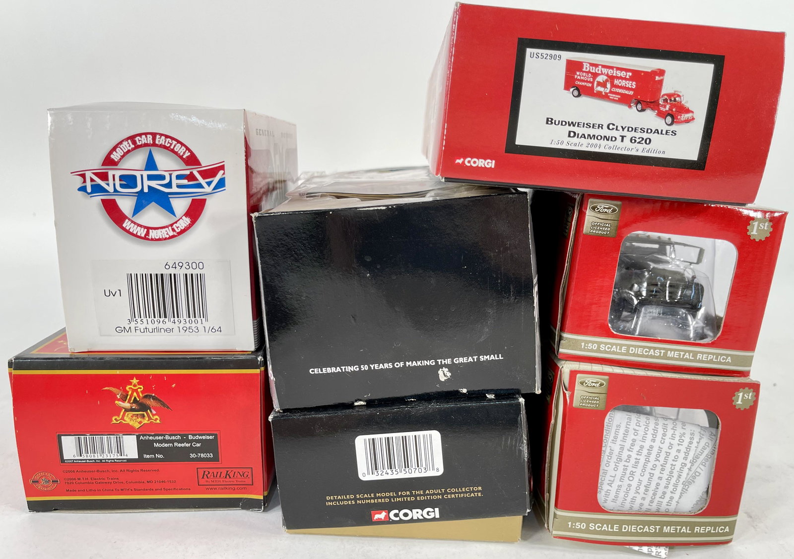 MTH O Gauge Anheuser-Busch Modern Reefer Car and Corgi (1 of 4)