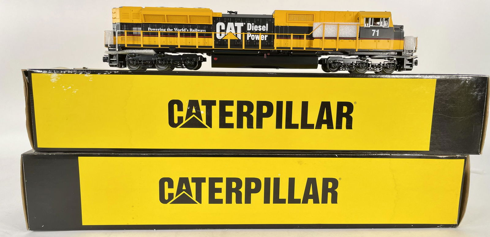 MTH RailKing O Gauge SD90 MAC Caterpillar Diesel Engine (1 of 5)