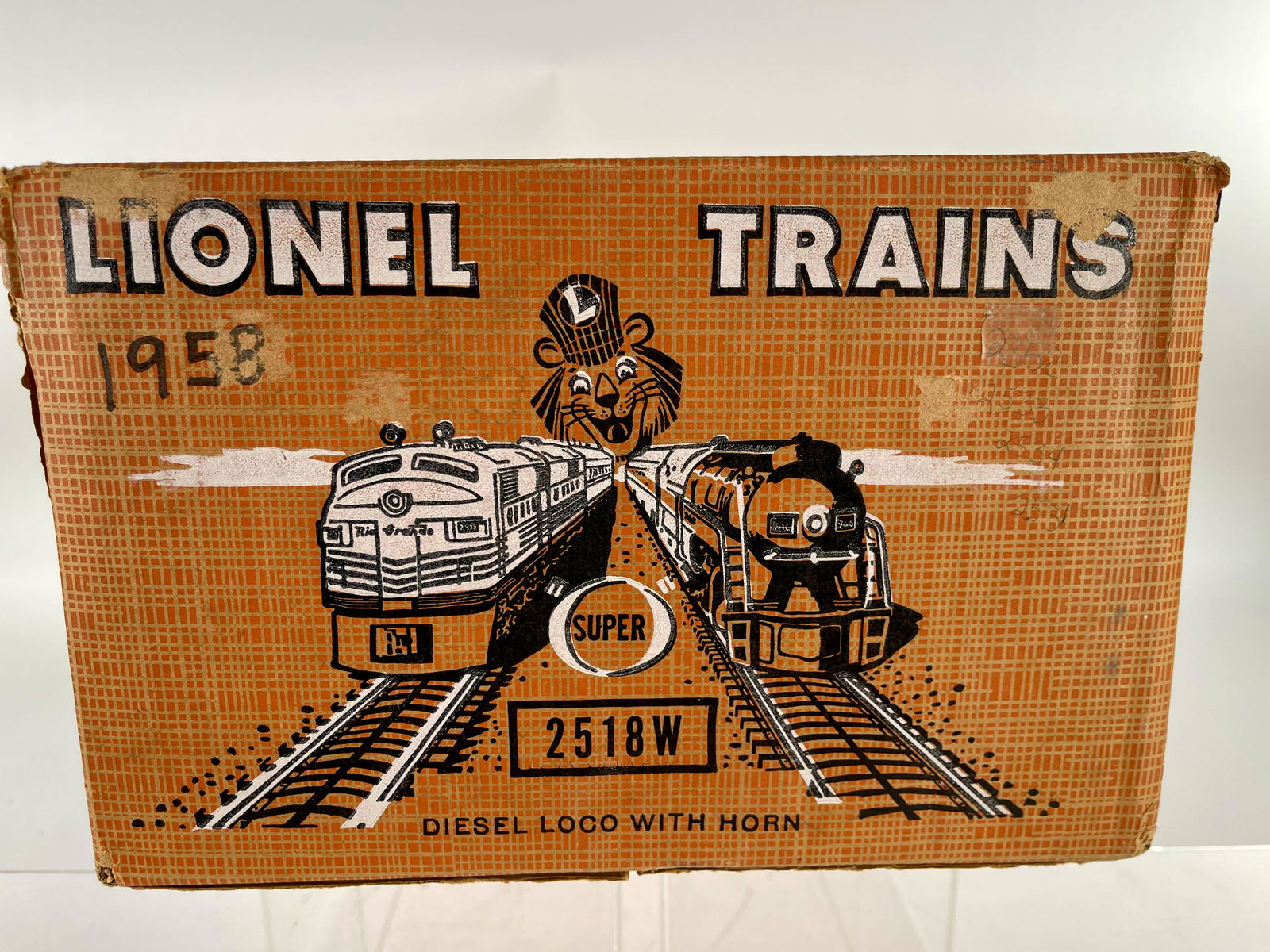 Postwar Lionel O Gauge 2518W Set Box Only from 1958: Postwar Lionel O Gauge 2518W Set Box Only from 1958, with the 2518W set box only [no contents with this lot] showing light wear/ tear one corner, handwritten 1958 at one end. This set box included the