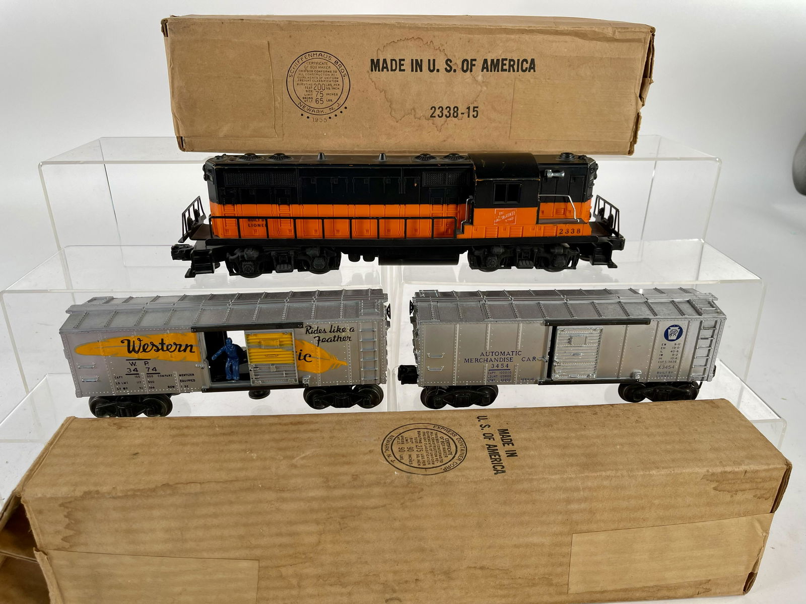Postwar Lionel O Gauge 2338 Solid Stripe Milwaukee Road (1 of 16)