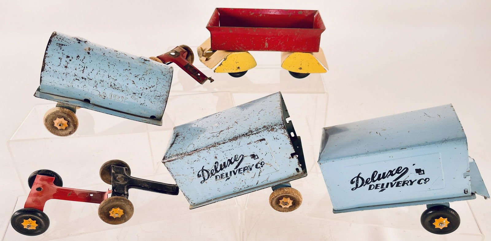 Marx Assorted Three (3) Trailers and Artillery Marx (1 of 4)