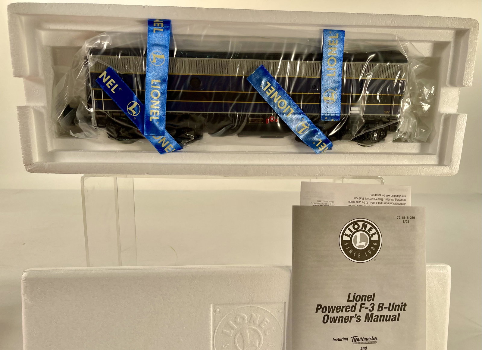 New Lionel O Gauge F3 B Powered Baltimore and Ohio Diesel and Monday Night Football 2 Pack: New Lionel O Gauge F3 B Powered Baltimore and Ohio Diesel and Monday Night Football 2 Pack, including F3 B powered Baltimore and Ohio #6 – 24519 and Monday Night Football 2 pack #6 – 21783
