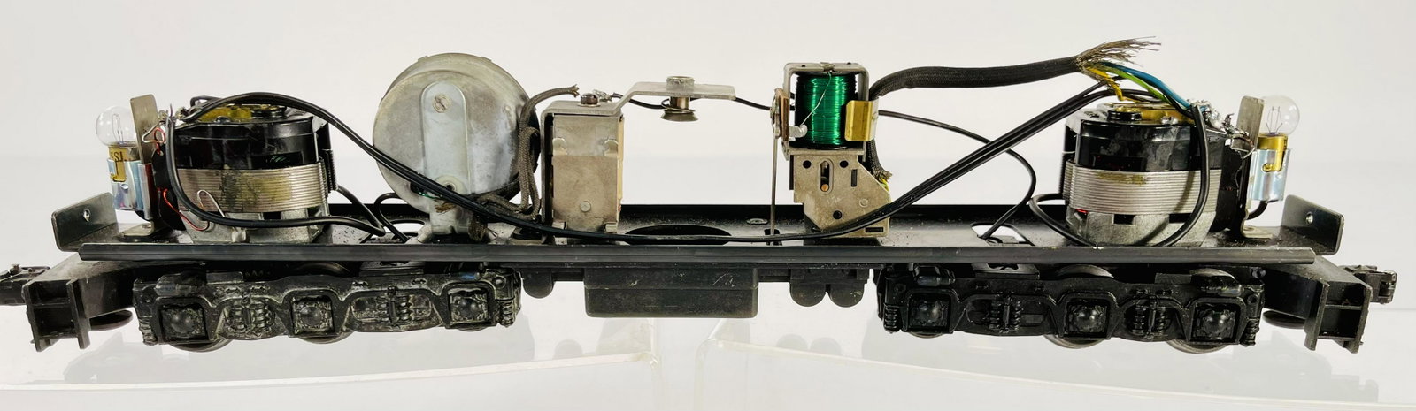 Postwar Lionel O Gauge 2322 Chassis/Engines Only from 1965-66 era: Postwar Lionel O Gauge 2322 Chassis/Engines Only from 1965-66 era, in C7 overall condition.