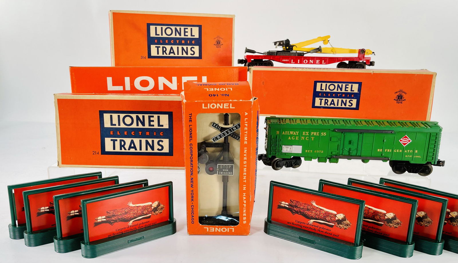 Postwar Lionel O Gauge 6572 Railway Express Car, 6660 Boom Crane Car, 140 Banjo Signal, 214 Plate (1 of 7)