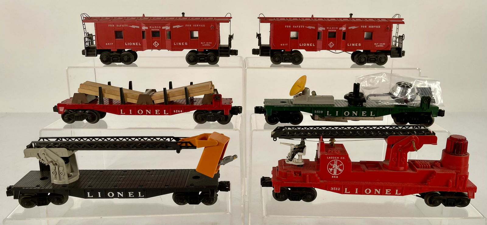 Postwar Lionel O Gauge 6511, 6517 Bay Window Caboose X2, 3512 Fire Ladder Car, 3519 Rotating Beacon (1 of 11)