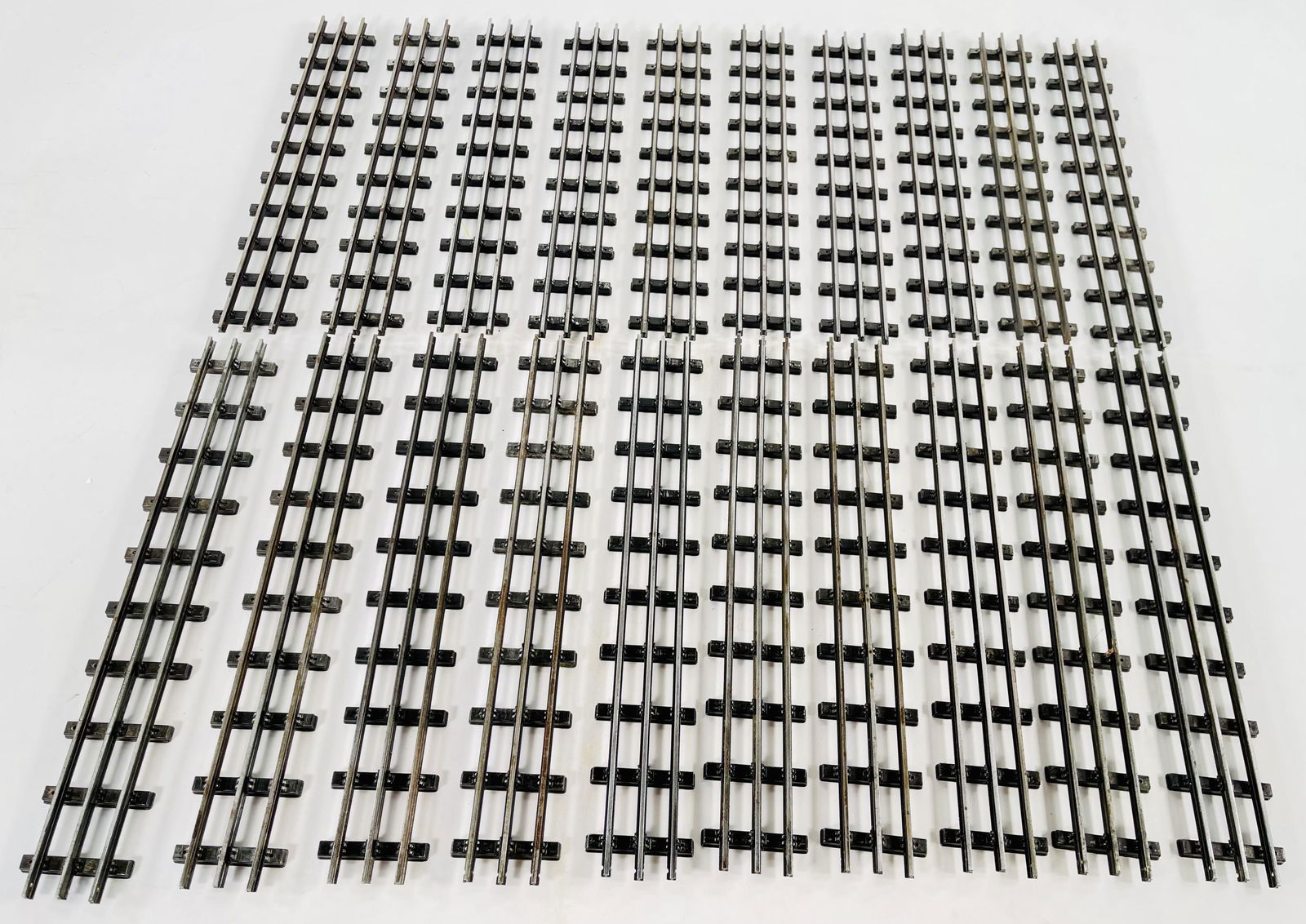 Prewar Lionel O Gauge T – Rail 20 Sections of Straight and 20 Sections of Curve (1 of 16)