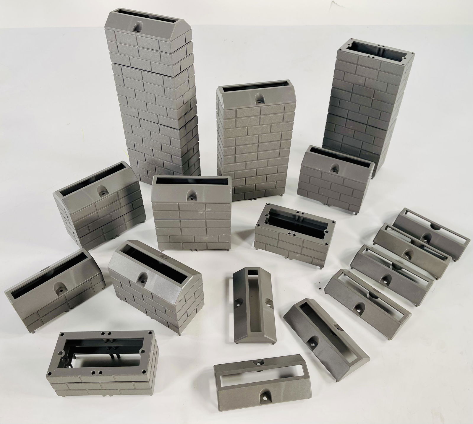 Postwar LGB G Gauge Bridge Abutments (1 of 5)