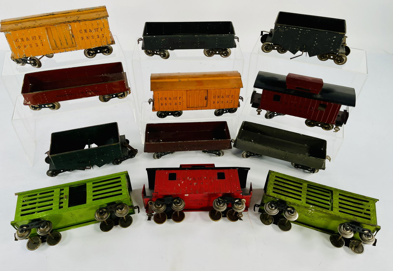 Prewar Lionel Standard Gauge Twelve (12) Assorted Early Freight Cars (1 of 4)