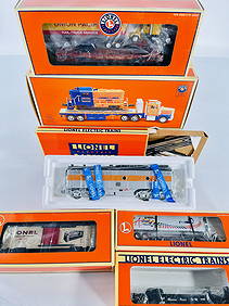 New Lionel O Gauge F3 B Unit Western Pacific and Assorted Freight Cars (1 of 8)