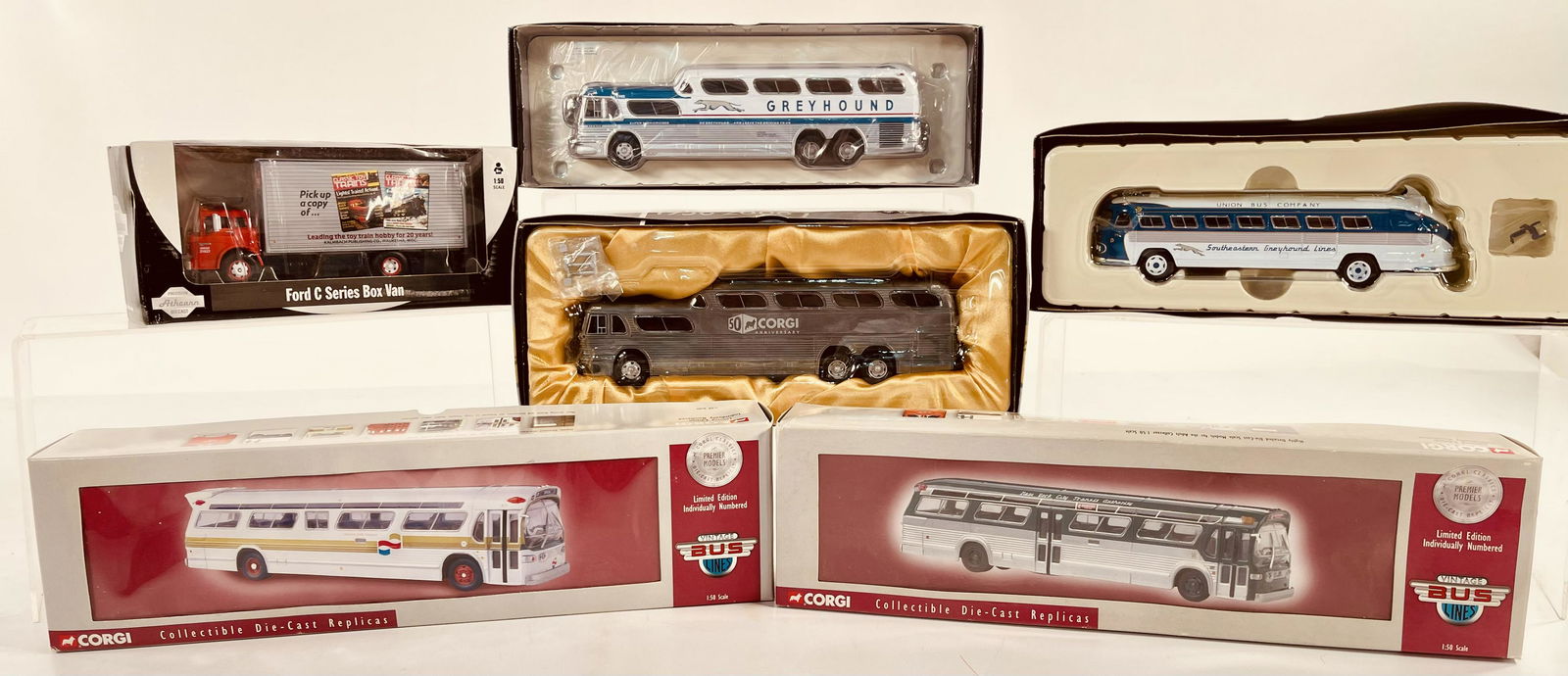 Corgi Five (5) Assorted Buses and Athearn Forward C Series Box Van (1 of 1)