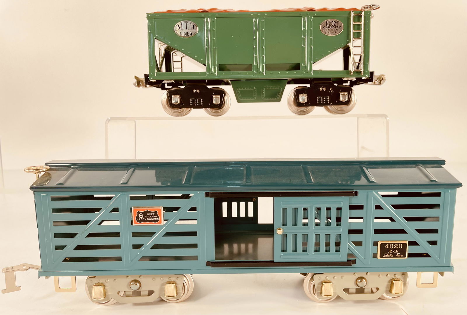 MTH Standard Gauge Lionel 521 Lionel Coal Car and 4020 AF Livestock Car (1 of 3)