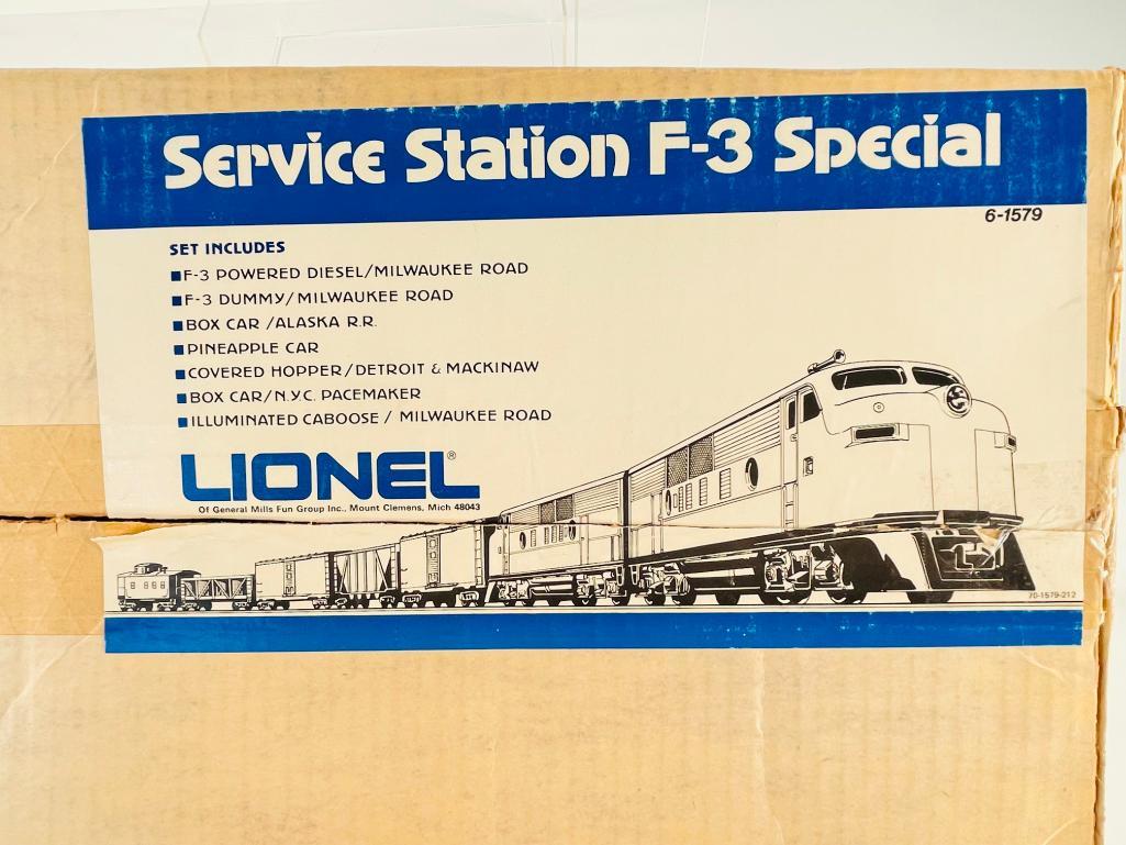 New Lionel Service Station Milwaukee Road F – 3 Special #6 – 1579 (1 of 6)