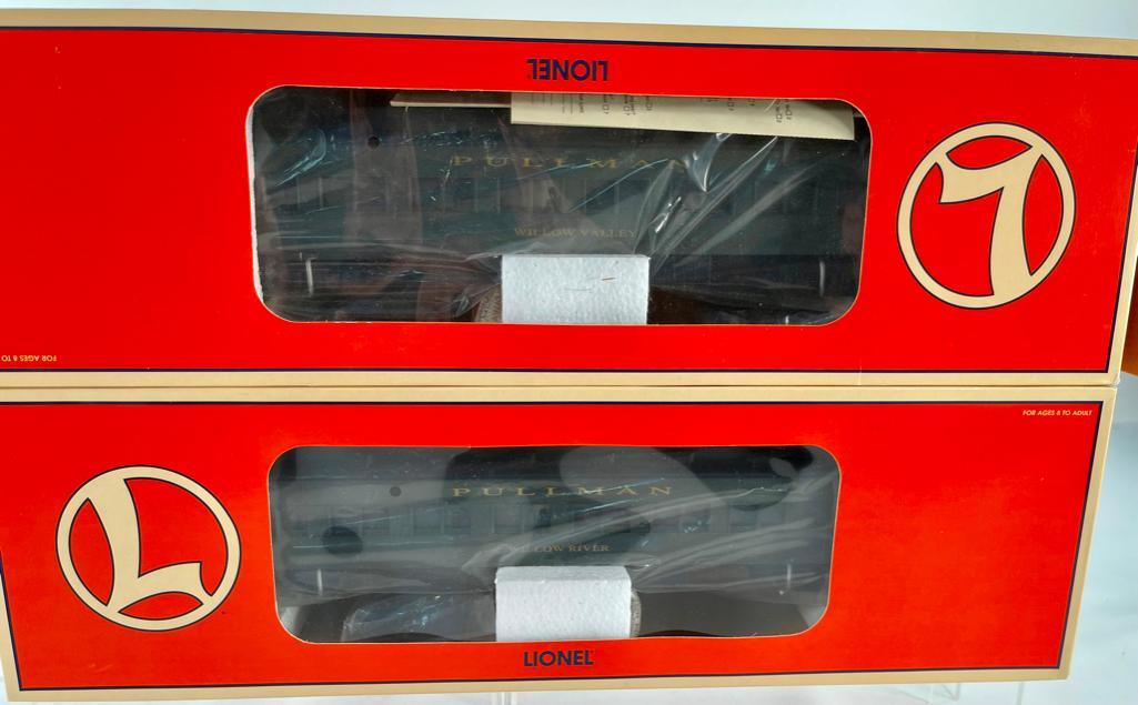 New Lionel Pullman Heavyweight Willow River Coach & Pullman Heavyweight Willow Valley Coach (1 of 3)