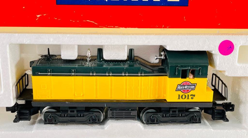 New Lionel Chicago and Northwestern NW 2 Switcher Engine (1 of 3)