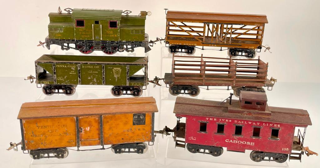 Ives Wide Gauge 3241 Olive Green Electric with Five (5) Assorted Freight Cars (1 of 10)