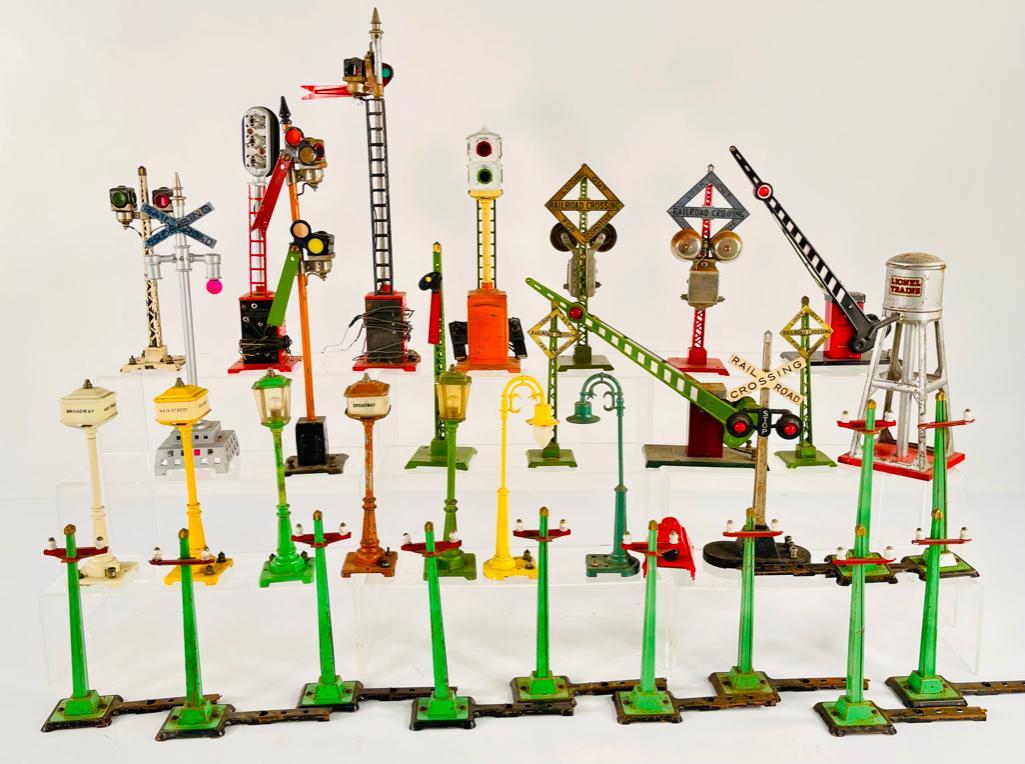 Lionel Prewar Signals, Telegraph Posts, Lights and other miscellaneous items (1 of 5)